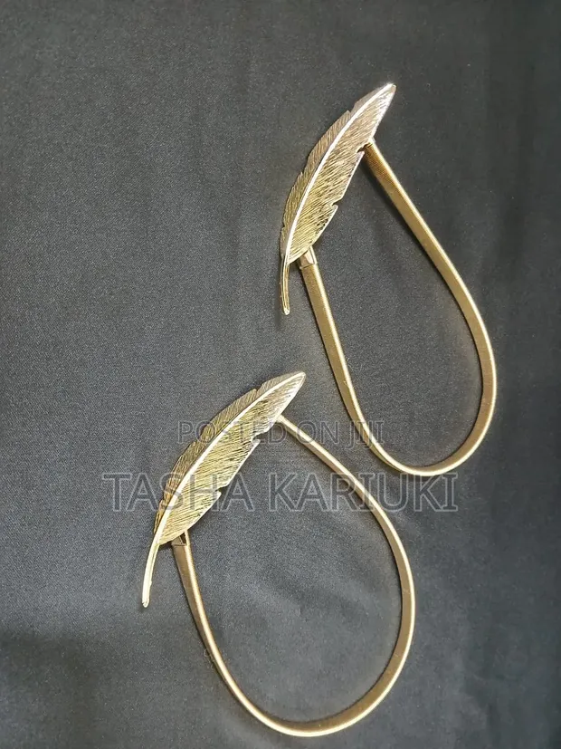 Gold Feather Shaped Metallic Curtain Tie Backs (Pair) - 1