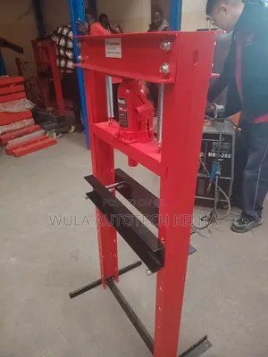 Sunshine Italy 20-Ton Hydraulic Press Machine