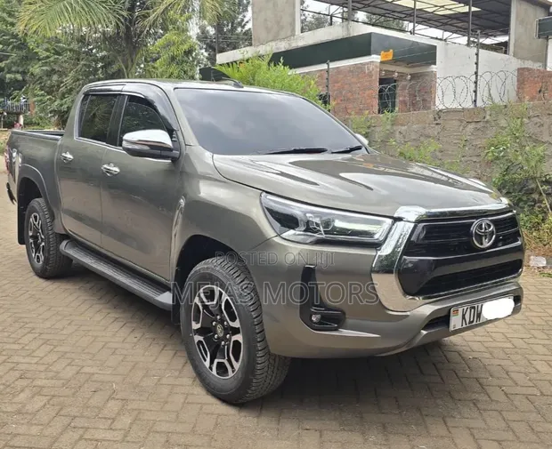 Toyota Hilux 2025 Double Cabin - 1