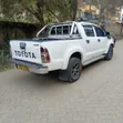 Toyota Hilux 2012 White - 4