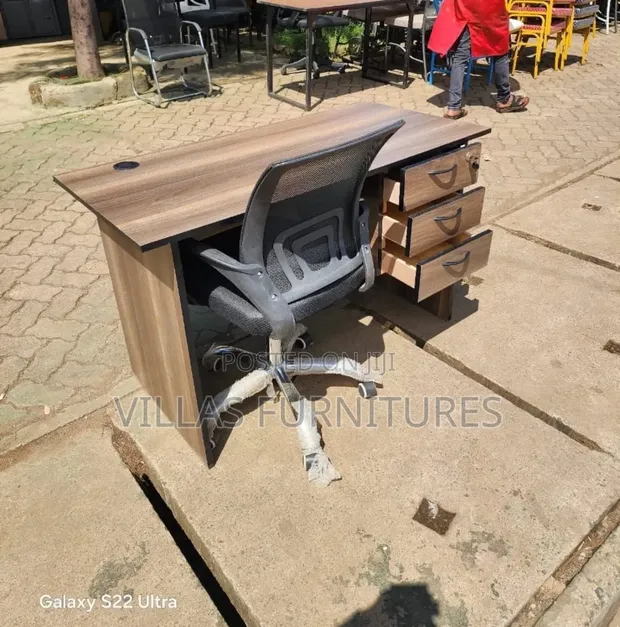 Modern 1.2m Desk and Mesh Chair Set - 1