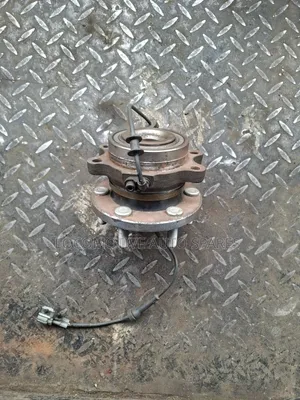 Nissan Navara Front Hub (Used)