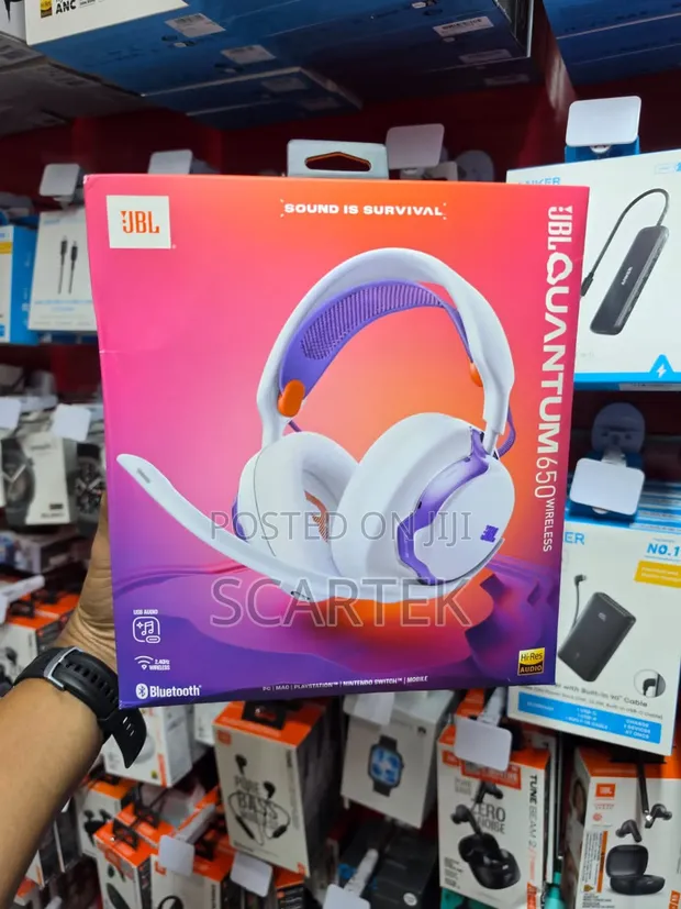 JBL Quantum 650 Wireless Gaming Headset - 1