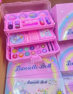 Danielle Bell Makeup Kit ya Watoto - Seti ya Kucheza