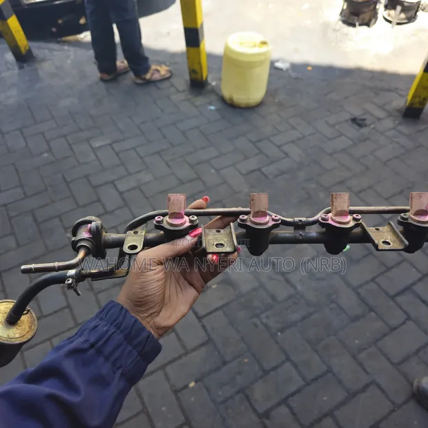 Nissan B14 Fuel Injectors - 1