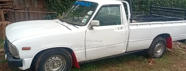 1986 Toyota Hilux 2200 4x4 Pickup - 1