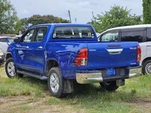 2019 Toyota Hilux G Teal