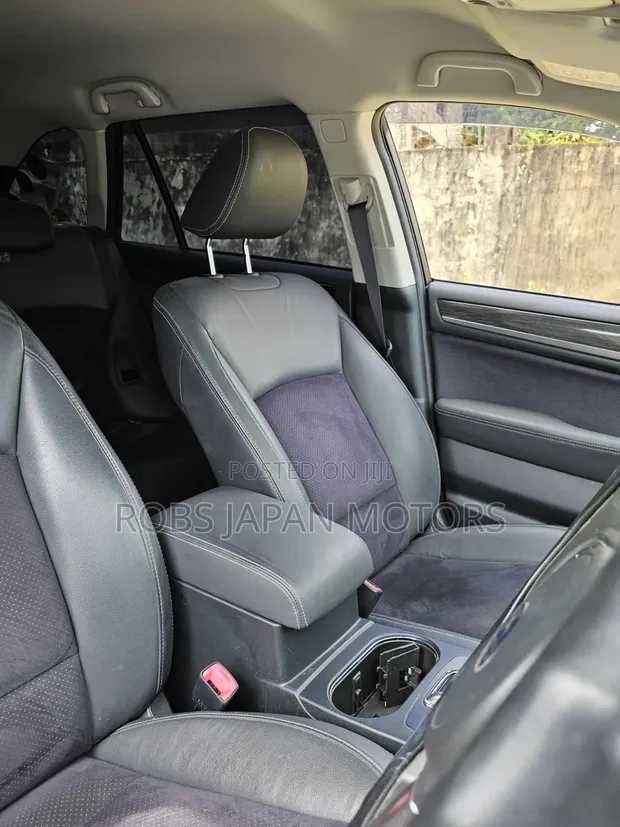 Subaru Outback 2018 White - 1