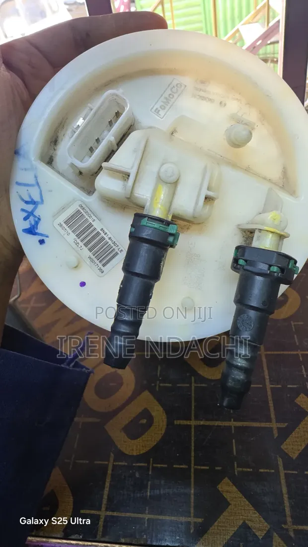 Used Fuel Pump for Mazda Axela (2 Pipes) - 1