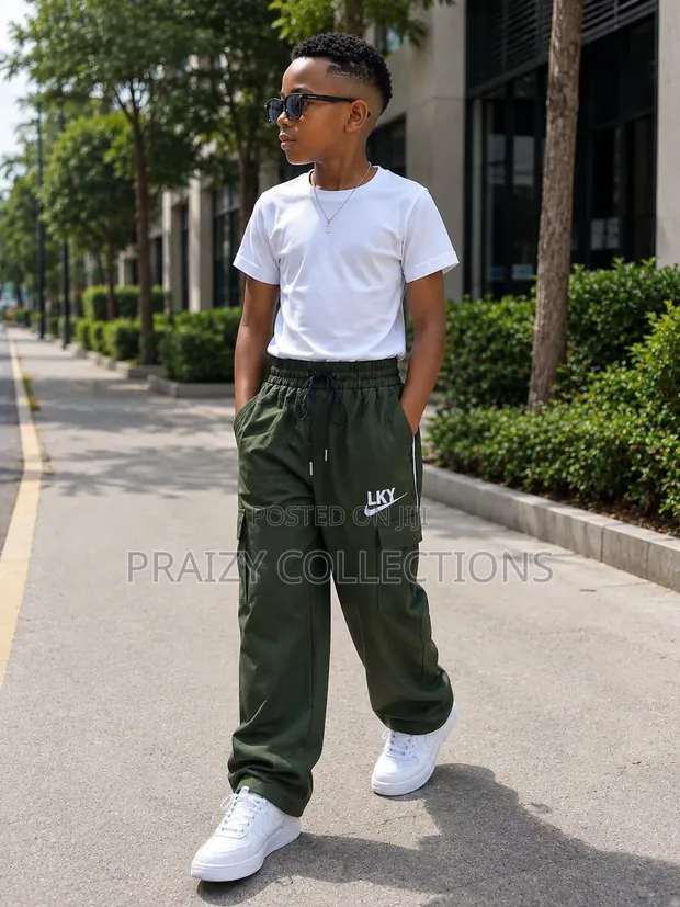 Classic Boys Clothing Set - Trousers + T-Shirt - 1