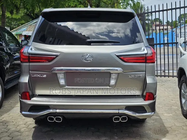 Lexus LX 570 2019 Gold - 1