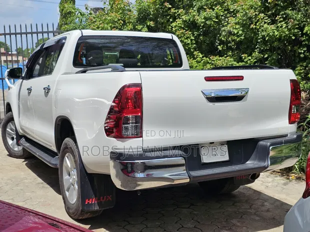 2019 Toyota Hilux X-Japan White - 1