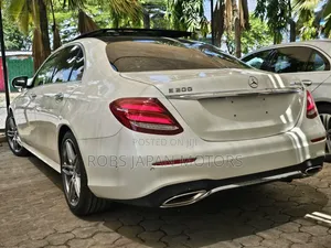 Mercedes-Benz E200 2019 Off White