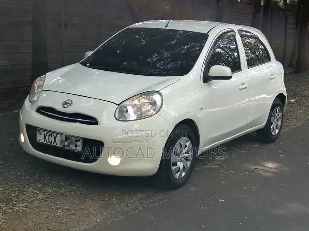 Nissan March 2012 - 1