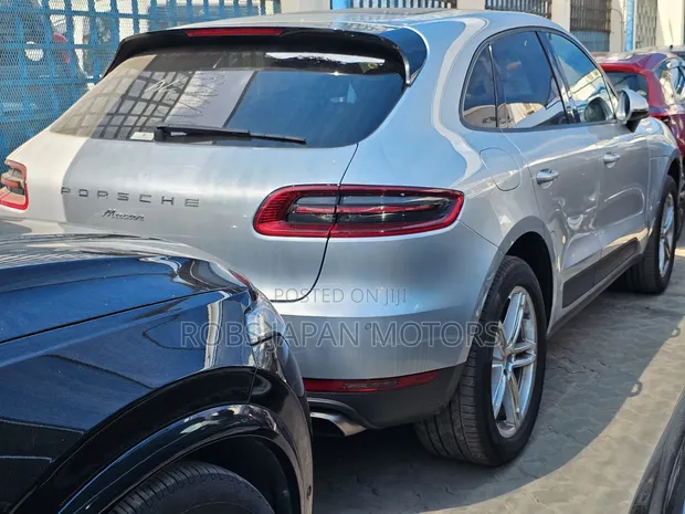 Porsche Macan 2018 Silver - 1