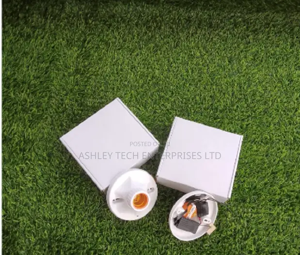 Wireless Wi-Fi Camera for Light Socket - Home Office Bulb Holder - 1
