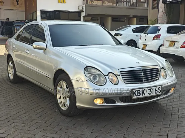 Mercedes-Benz E200 2004 Silver - 1