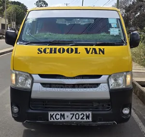 Toyota HiAce 2012 Van ya Shule