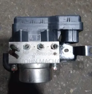 ABS Pump ya Toyota Revo (Iliyotumika)