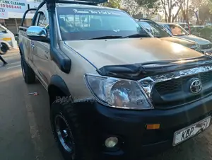 Toyota Hilux Vigo 2011 Gray