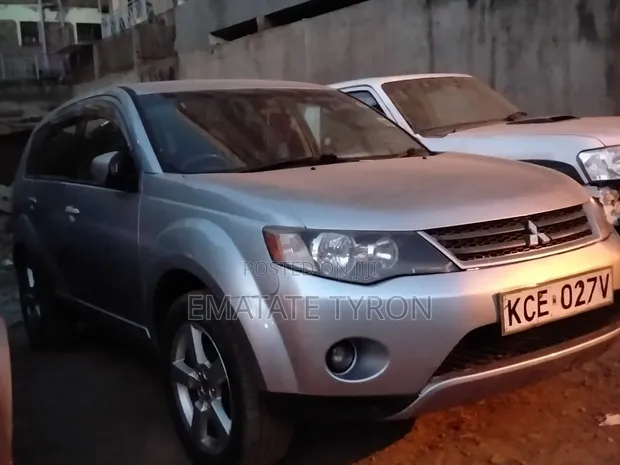 Mitsubishi Outlander 2009 Nyeupe - 1