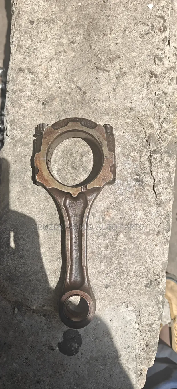 Toyota Hilux Surf 3RZ Engine Conrod - 1