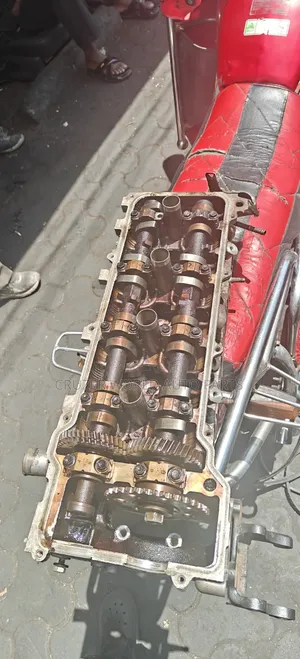 Toyota Hilux Surf 3RZ Complete Cylinder Head (Used)