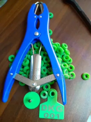 Elastrator/Rubber Ring Applicator with 100 Rubber Rings