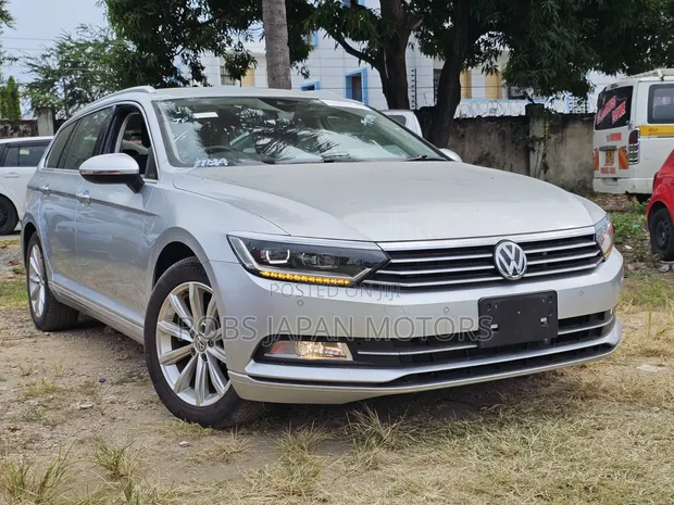 Volkswagen Passat 2018 Station Wagon - 1