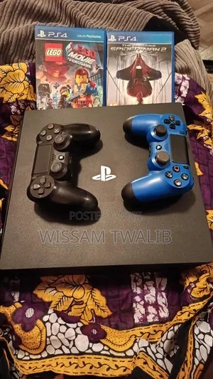PS4 Pro 1TB na Vidhibiti Viwili na Michezo Miwili