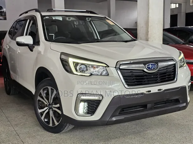 Subaru Forester 2019 White - 1