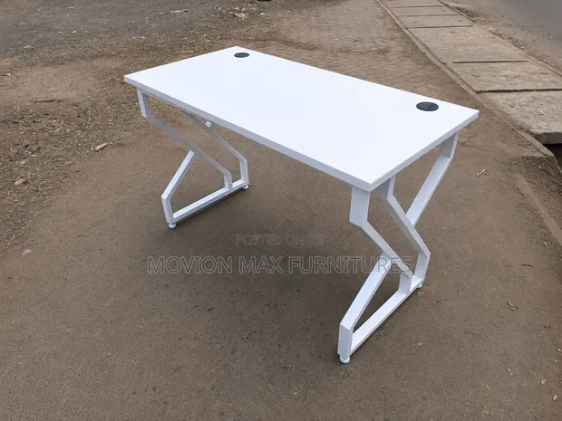 Boss Office Products Meza ya Ofisi ya Chuma Innovators - 1