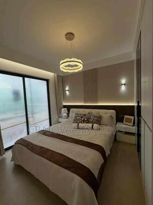 3 Bedroom Apartment with SQ in Spring Valley for Sale - 1