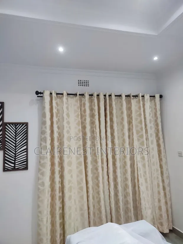 Durable Powder Coated Rod Curtain Support - 1