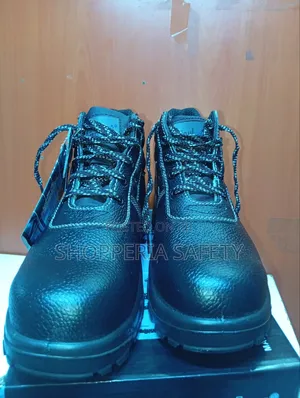 Heavy Duty Vaultex Safety Boots