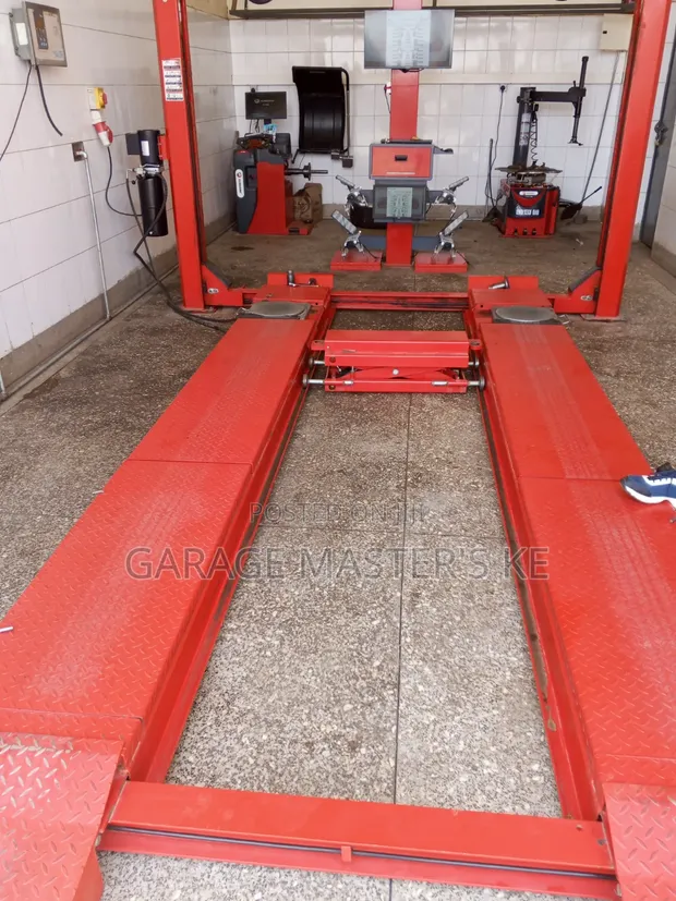 Durable 4-Post Vehicle Lift - 1