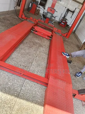 Durable 4-Post Vehicle Lift