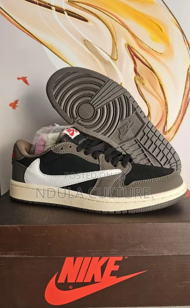 Travis Scott x Air Jordan 1 Low OG Dark Mocha - 1