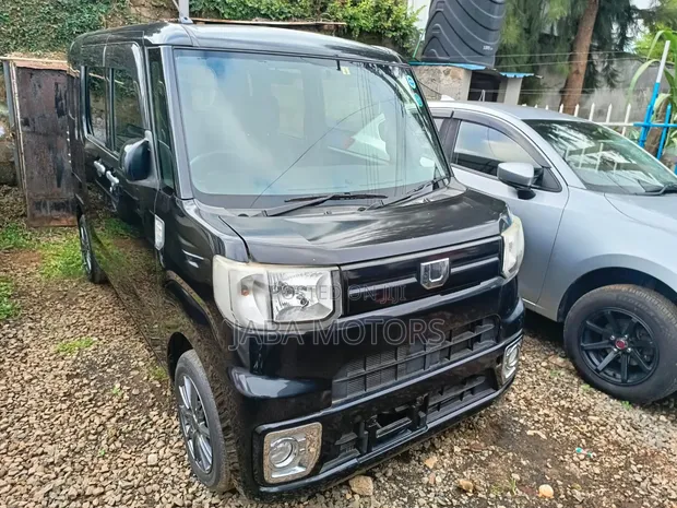 Daihatsu Wake 2017 Black - 1
