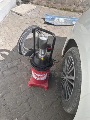 Sunshine Italy Pneumatic Grease Bucket Machine