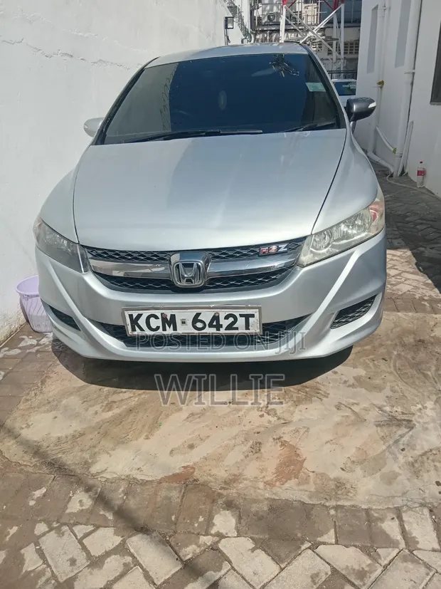 Honda Stream 2010 Silver - 1