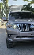 Toyota Land Cruiser Prado TXL 2018 Beige - 2