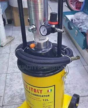 12L Pneumatic Grease Bucket