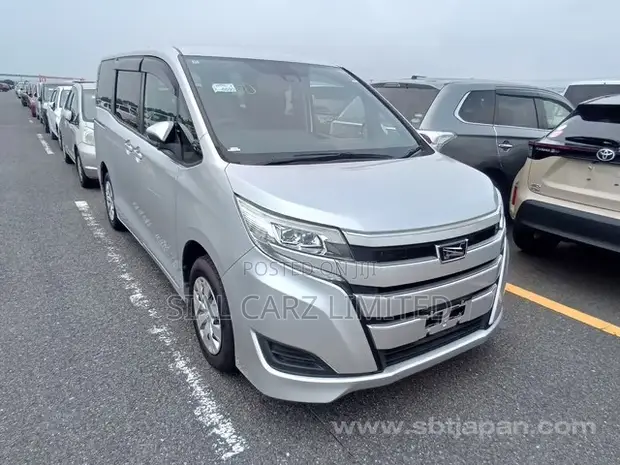 Toyota Noah 2.0 FWD (8 Seater) 2020 Silver - 1