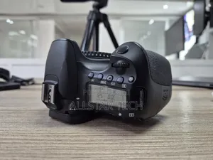 Canon EOS 60D Kamera ya DSLR