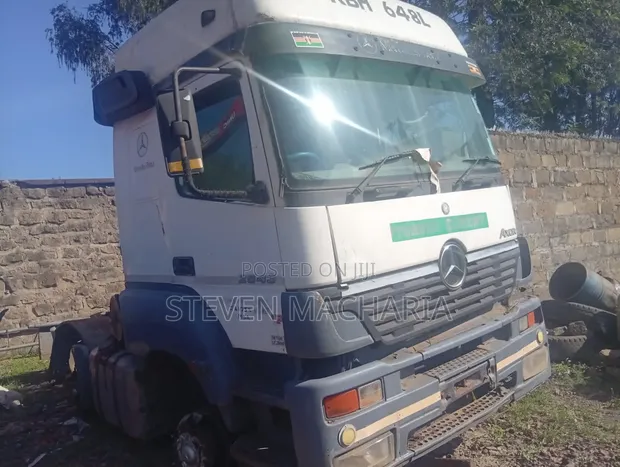 Lori la Mercedes-Benz Axor - 1