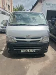 Toyota HiAce Van 2015 Nyeusi - 2