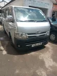 Toyota HiAce Van 2015 Nyeusi - 5