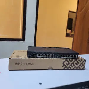 MikroTik RB4011iGS+RM Routeri ya Gigabit Milango 10
