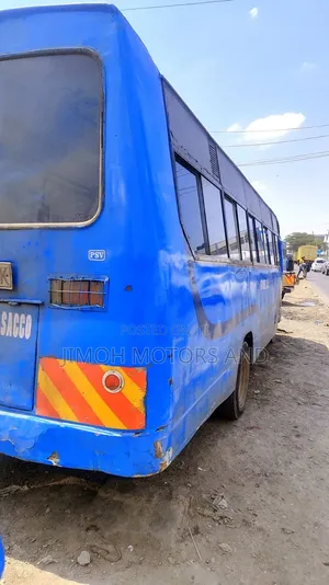 Isuzu NQR 2009 Mini Bus